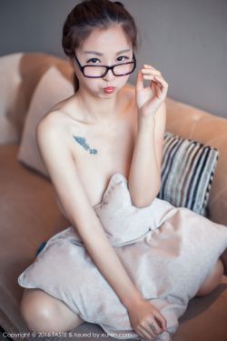 美女小便